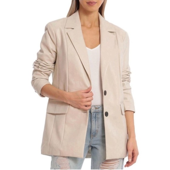 Avec Les Filles Jackets & Blazers - NWT Avec Les Filles Faux Leather Structured Boyfriend Blazer Cream Beige